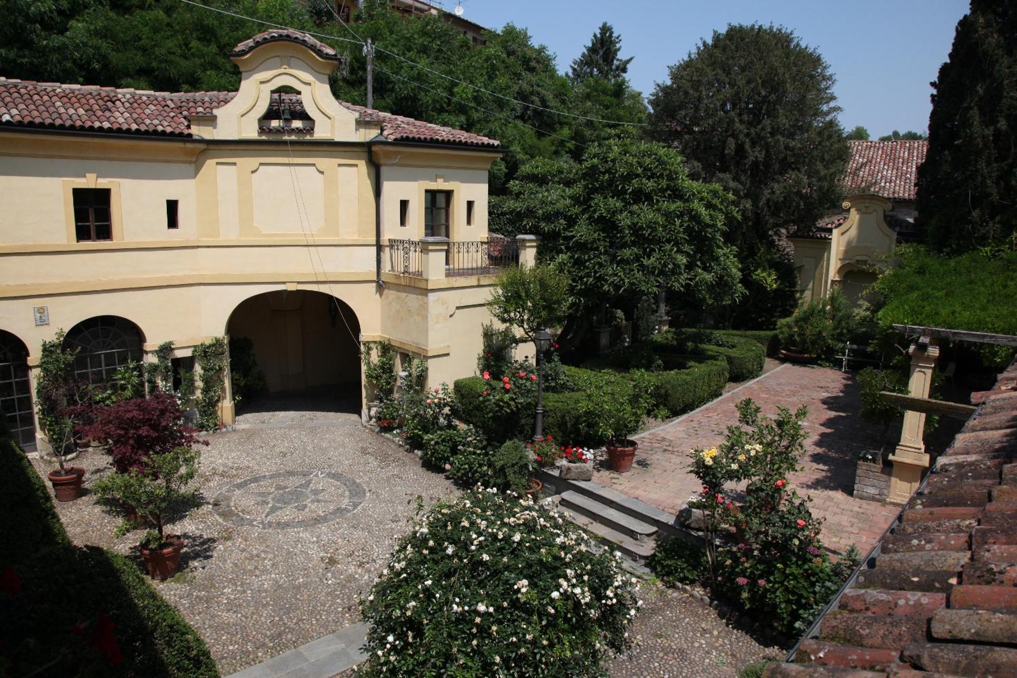 Palazzo Tornielli Bed & Breakfast Mombello Monferrato Exterior photo