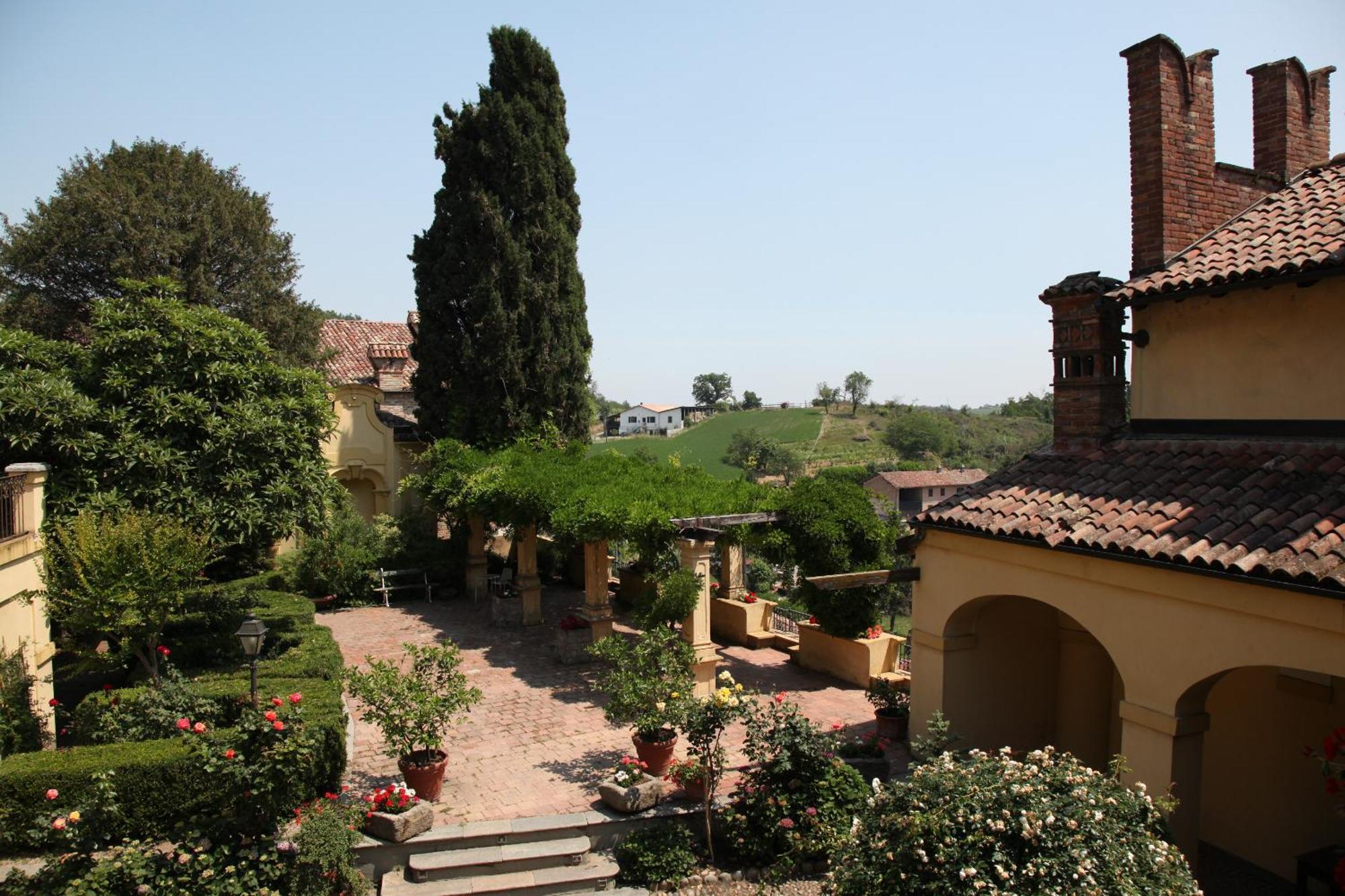 Palazzo Tornielli Bed & Breakfast Mombello Monferrato Exterior photo