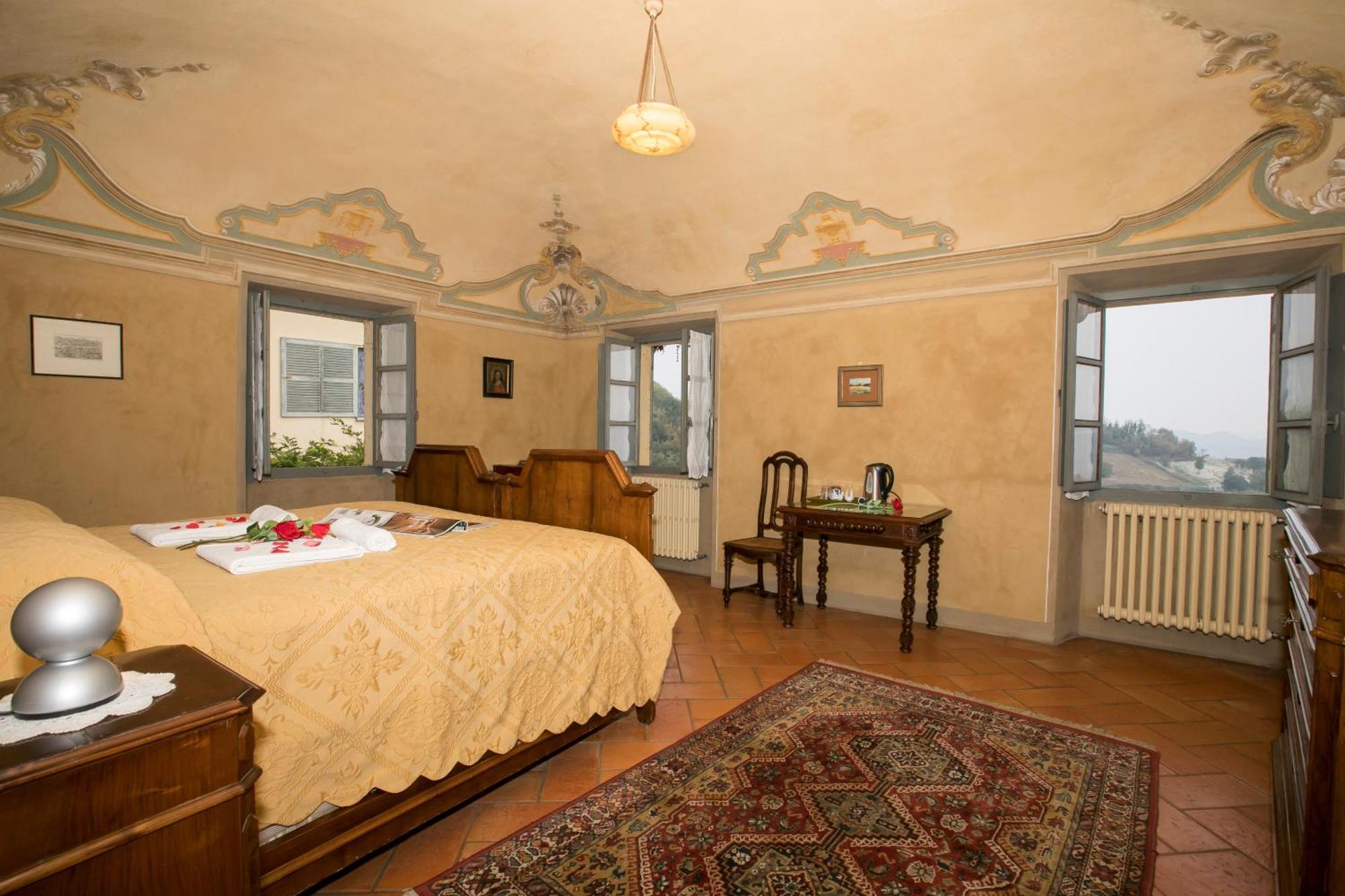 Palazzo Tornielli Bed & Breakfast Mombello Monferrato Exterior photo