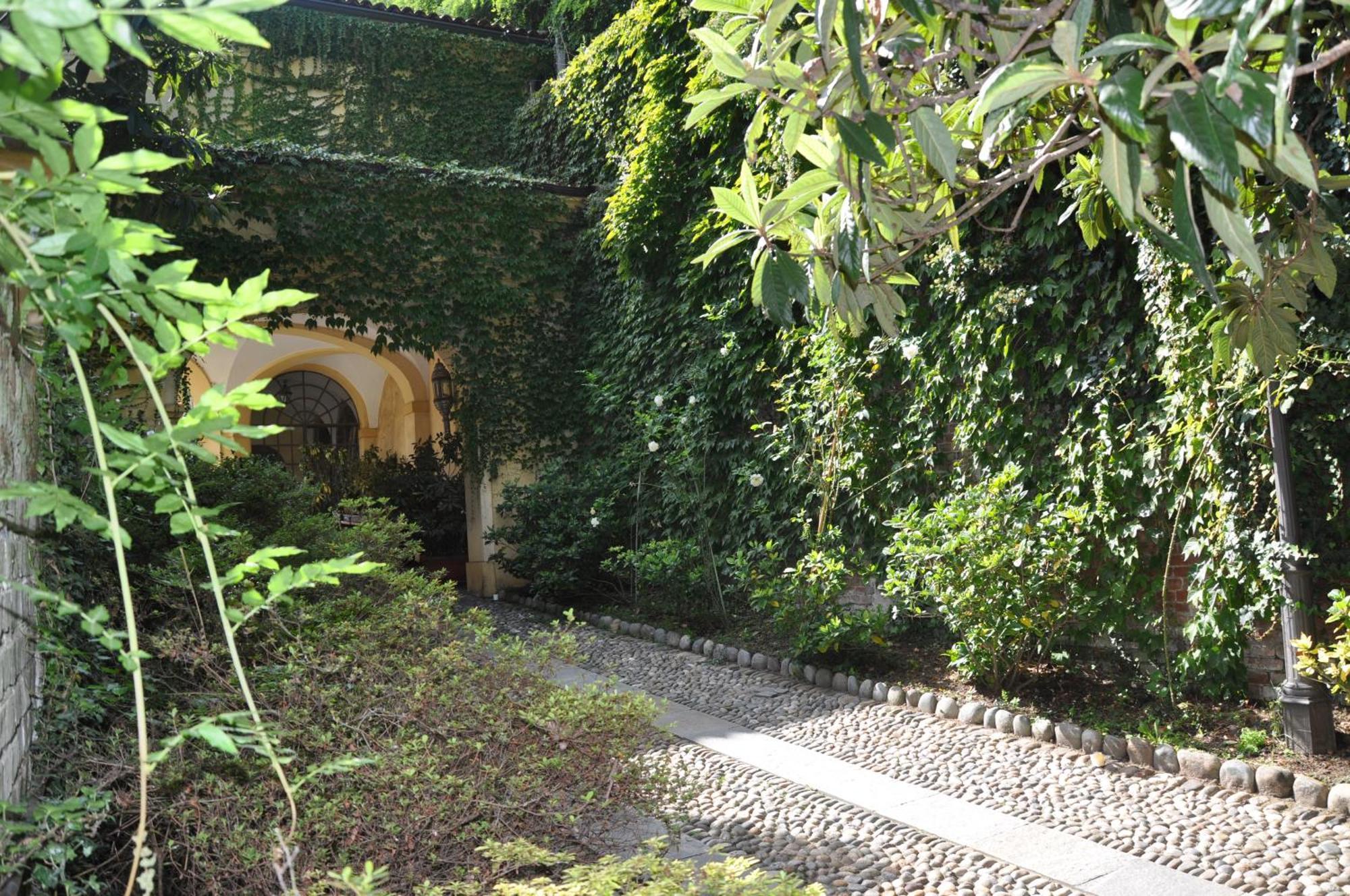 Palazzo Tornielli Bed & Breakfast Mombello Monferrato Exterior photo