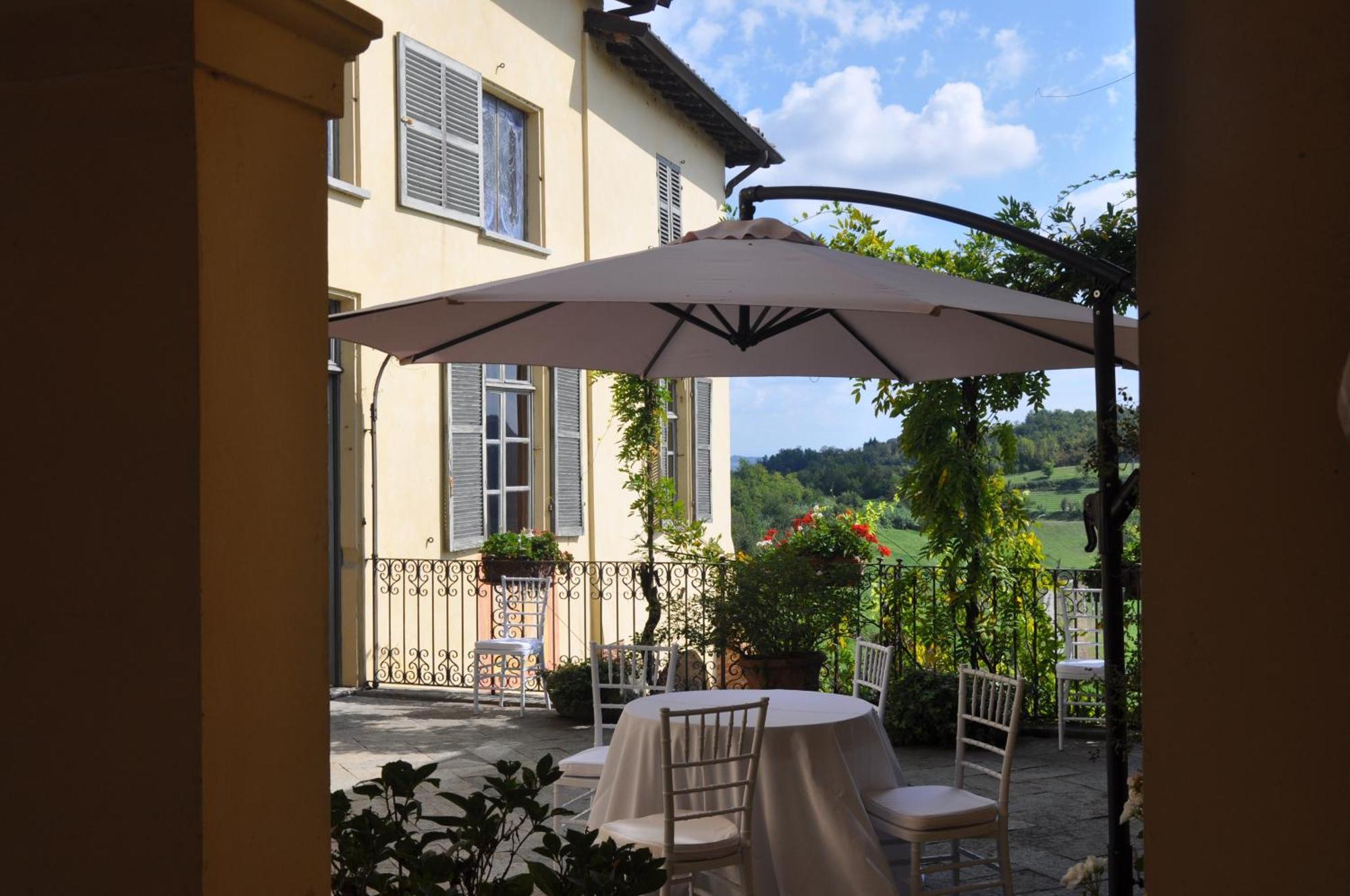 Palazzo Tornielli Bed & Breakfast Mombello Monferrato Exterior photo
