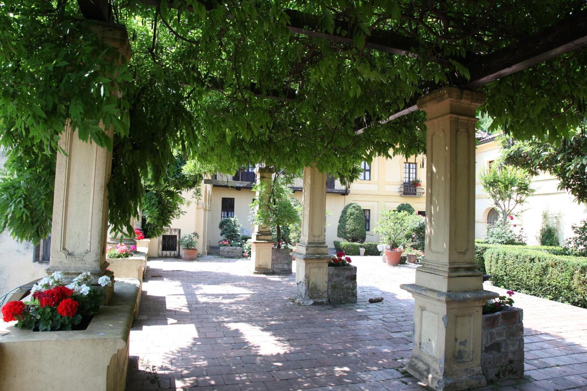Palazzo Tornielli Bed & Breakfast Mombello Monferrato Exterior photo